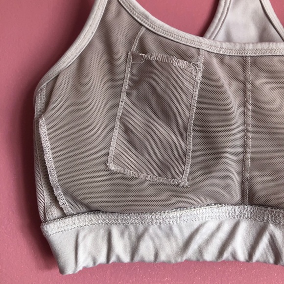 ❗️2/$20❗️White Sports Bra American Eagle - Picture 5 of 5